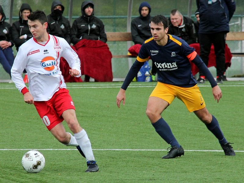 Foto: Kelian Bonny loopt weg van Kwinten Van Den Broeck. (© foto Jeroen Goolaerts)
