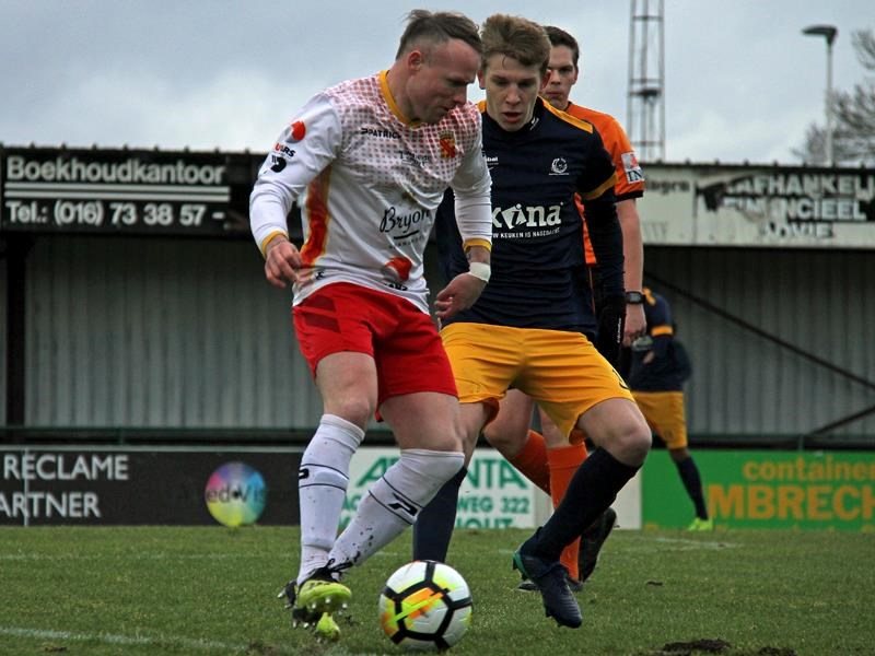 Foto: Tom Goovaerts zit bezoeker Teddy Bouchart op de hielen. (© foto Jeroen Goolaerts)