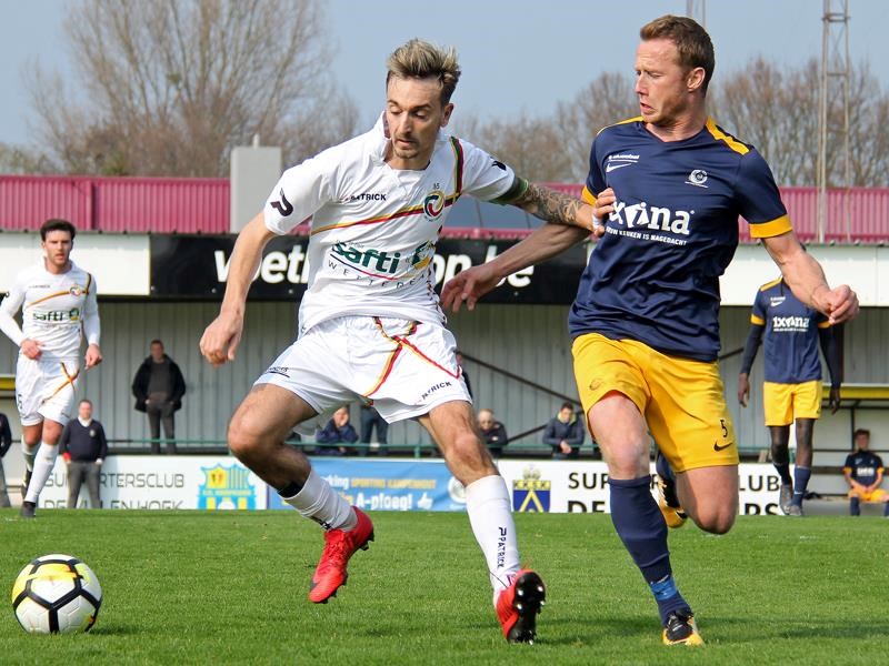 Foto: Giovanni Delannoy en Nik Vangrunderbeek gaan een duel aan. (© foto Jeroen Goolaerts)
