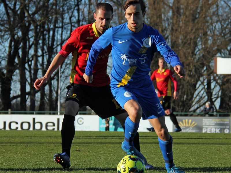 Azdad wordt geschaduwd door Kempenaers. (© foto Jeroen Goolaerts)