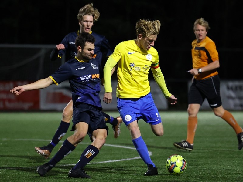 Aanvoerder Tom Goovaerts zet zich door. (© foto Jorghé Van Hecke)