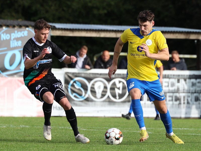 Brian Roekens trof twee keer raak voor geel-blauw. (© foto Jorghé Van Hecke)