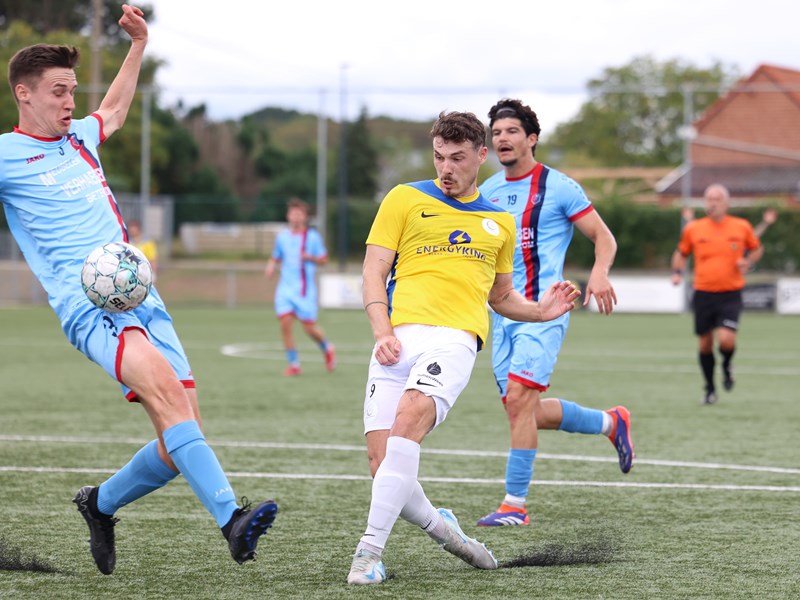 Brian Roekens bracht Sporting verdiend op 0-1. (© foto Jorghé Van Hecke)