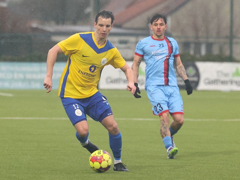 Thomas Desmet met Jorn De Winter in de rug. (© foto Jorghé Van Hecke)
