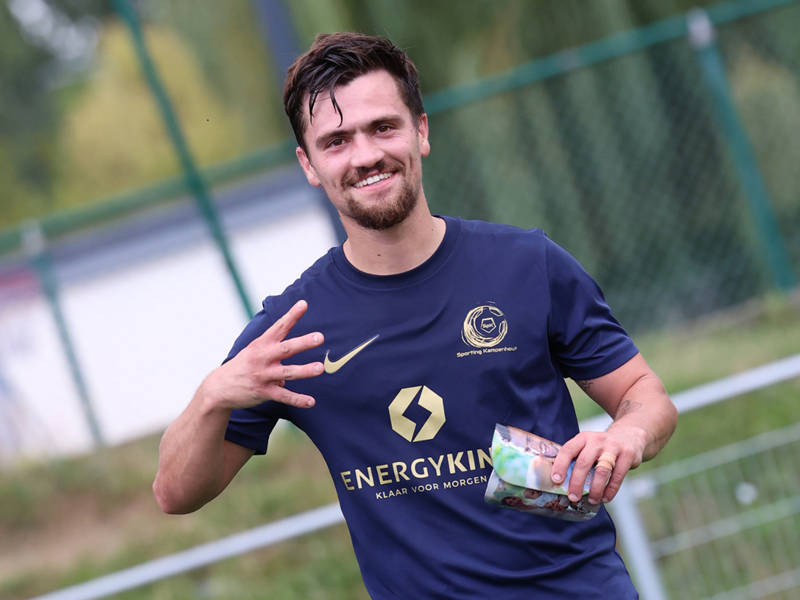 Corentin Gabrielli scoorde liefst vier keer tegen zijn vroegere club. (© foto Jorghé Van Hecke)